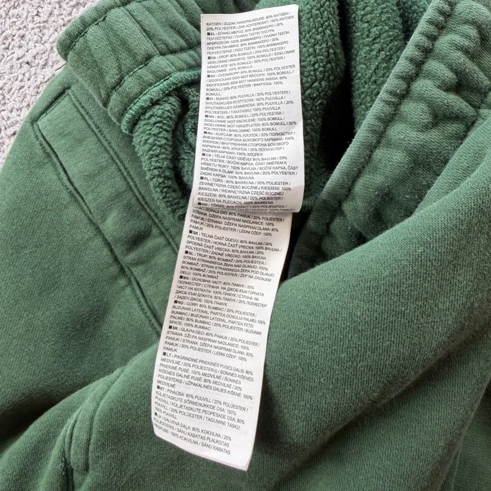 Nike x Stranger Things Hawkins High Phys Ed Sweatpants Green Mens M CQ3656-323